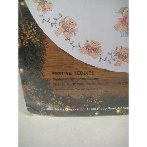 Bucilla Christmas Tree Skirt Kit Stamped Cross Stitch Festive Teddies Bears READ - Picture 2 of 9